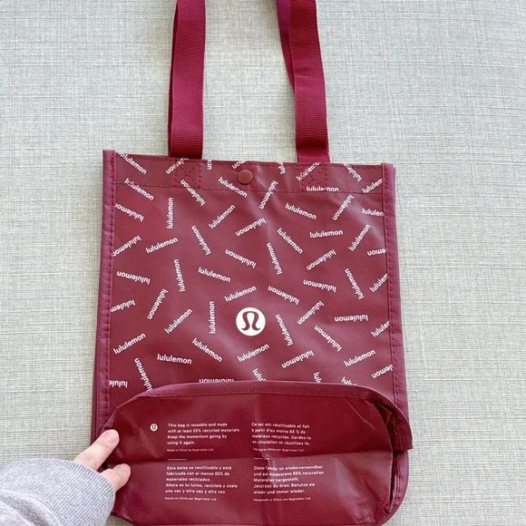 Lululemon Reusable Bag, Small, Burgundy, Holiday Edition Logo Pattern, NEW - Picture 3 of 6